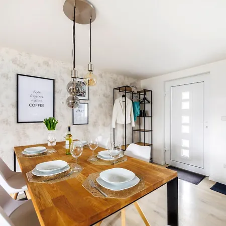 Seeliebe 70 Qm I 2 Schlafzimmer I 5 Min Zum I Ueberdachte Terrasse I Nahe Werbellinsee *