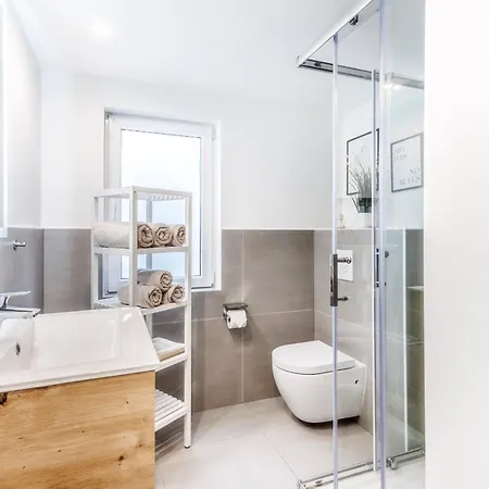 Casa de Férias Seeliebe 70 Qm I 2 Schlafzimmer I 5 Min Zum I Ueberdachte Terrasse I Nahe Werbellinsee *